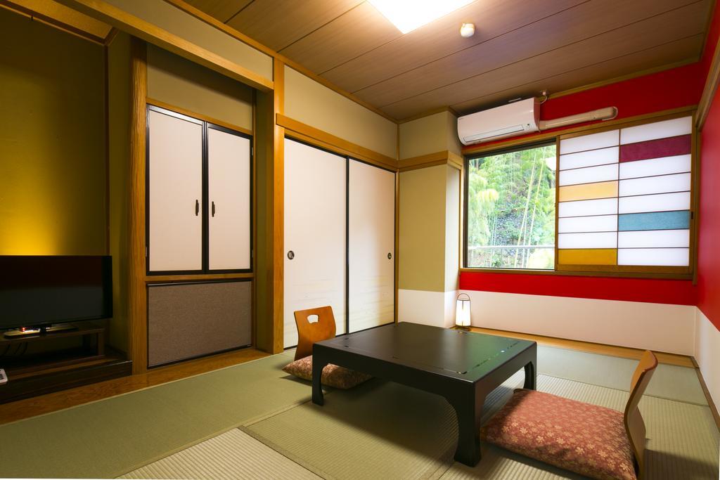 Yugawara-Onsen Komachikan Экстерьер фото